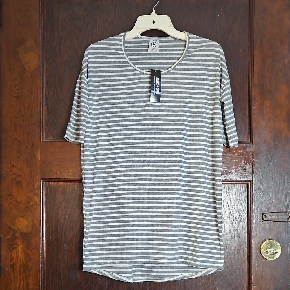 NWT Agnes & Dora Gray 3/4 Sleeve Striped Tunic Shirt - Size XS